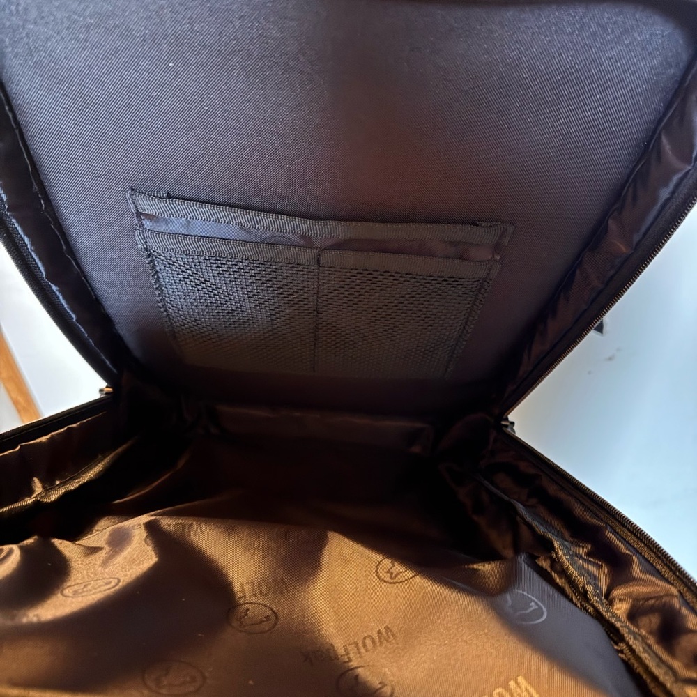 Wolfpak Black 35L Backpack - Picture 5 of 6